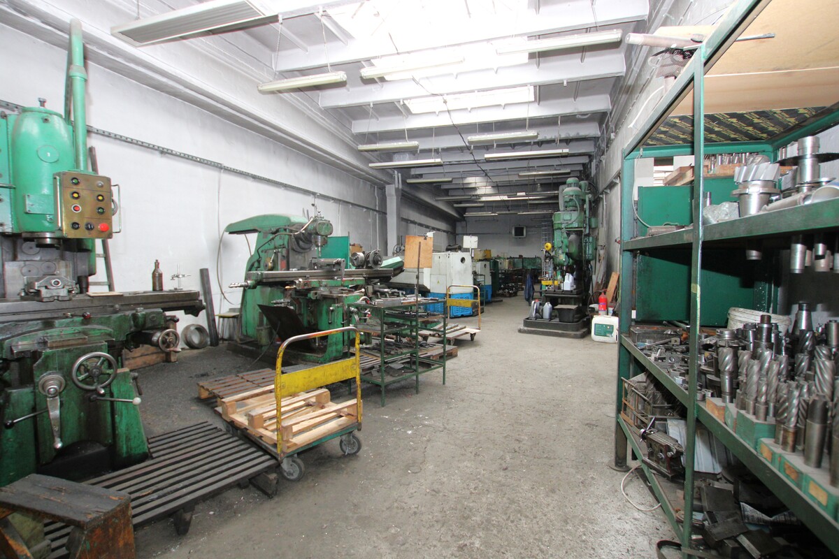 Elbląg NIERUCHOMOŚCI ANNA KRASZEWSKA Nieruchomość komercyjna z potencjałem inwestycyjnym Hala wolnostojąca