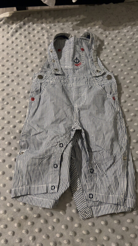 Elbląg Witam sprzedam ciuszki dla chłopczyka w bardzo dobrym stanie za 200zl r 56-62 są tego 2 duże torby m. in