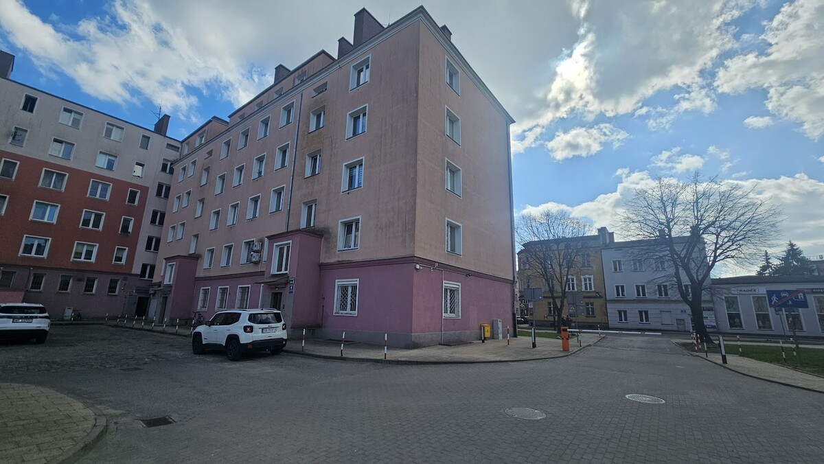 Elbląg KWADRAT NIERUCHOMOŚCI 3 pokojowepo generalnym remonciebalkon1 piętrokilka minut do Starówki