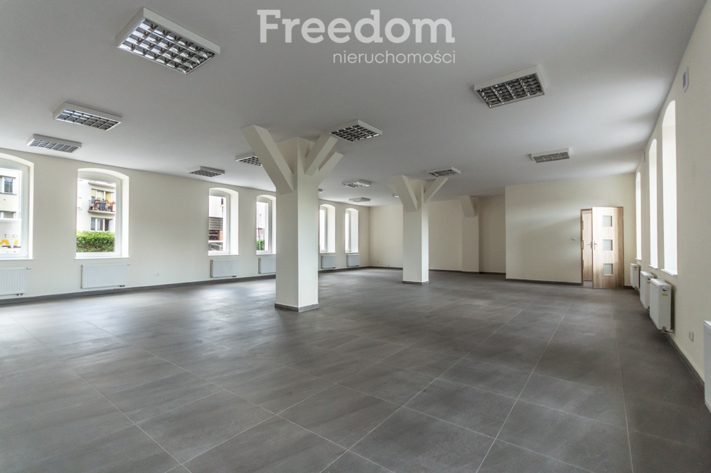 Elbląg FREEDOM NIERUCHOMOŚCIWynajmę lokal użytkowy - Elbląg, Zacisze. Lokal usługowy w centrum Elbląga –