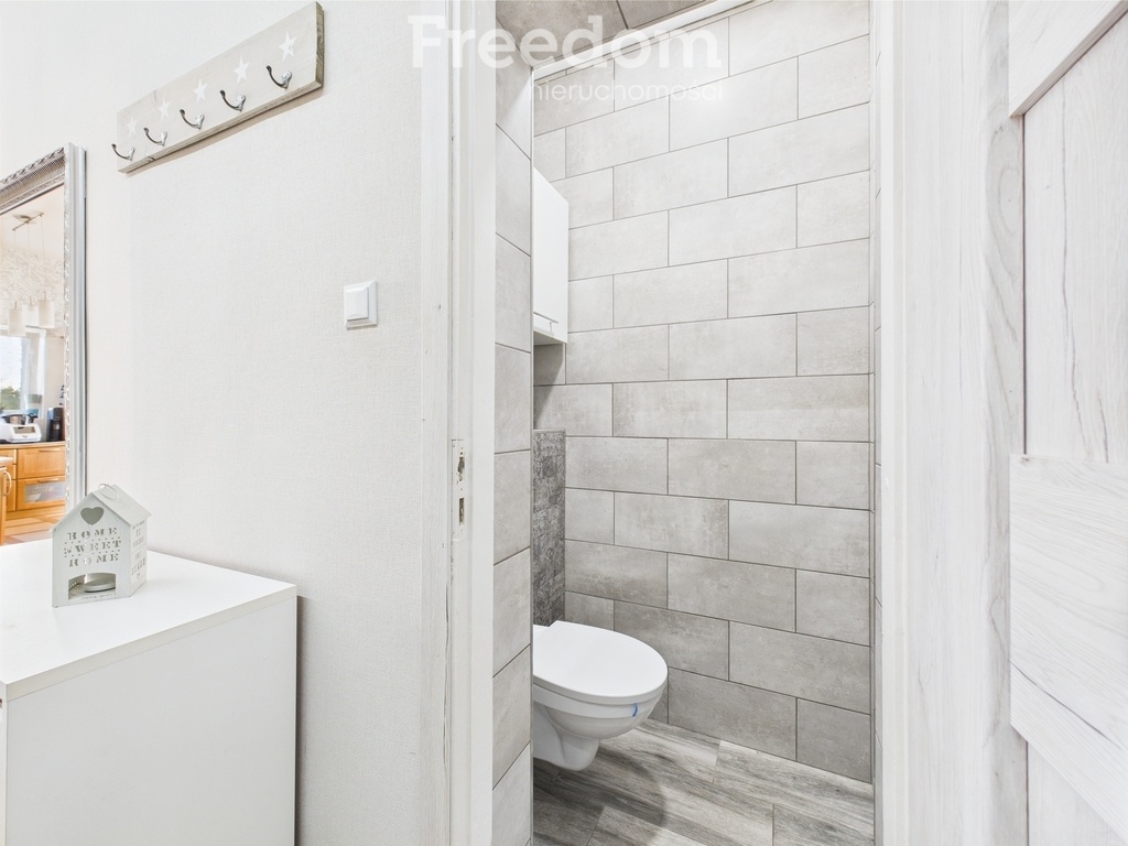 Elbląg FREEDOM NIERUCHOMOŚCISprzedam mieszkanie - Elbląg, Królewiecka. Na sprzedaż przestronne mieszkanie o