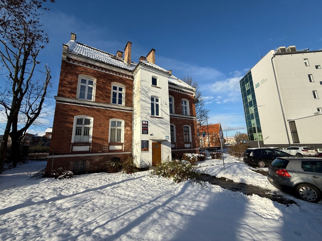 Elbląg BIURO NIERUCHOMOŚCISZULC& SZULCLokal usługowy: Elblągu ul. RobotniczaPowierzchnia: 50 m2Na wynajem