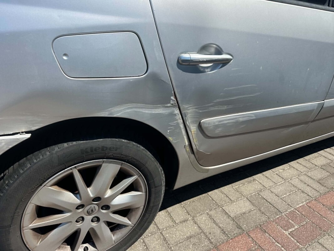 Elbląg Sprzedam w DOBREJ CENIE - RENAULT ESPACE Samochód jest sprawny i na chodzie. Kilka rzeczy do zrobienia. Cały