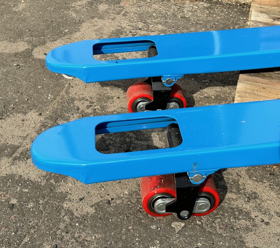 Elbląg Elektryczny wózek paletowy paleciakUdźwig 1500 kgDługość wideł 1150 mm Akumulator Li-IonPromocja: 3990 zł