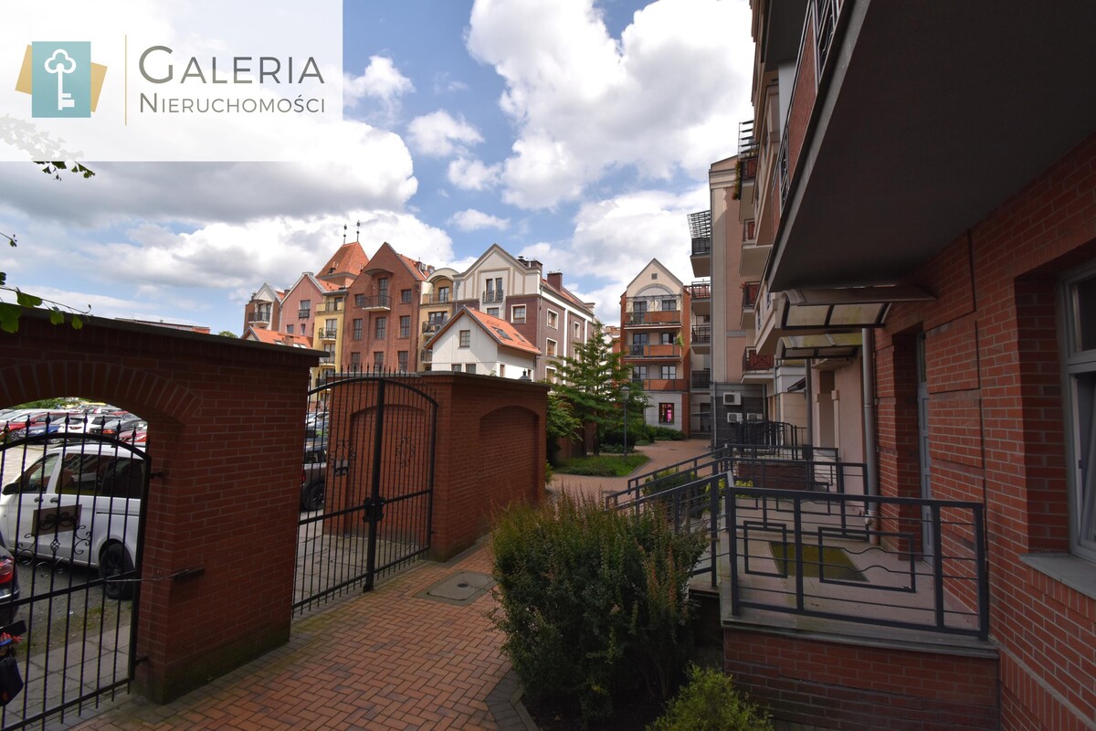 Elbląg GALERIA NIERUCHOMOŚCIZ pasji i miłości do nieruchomościNa sprzedaż: Wyjątkowy przestronny 3-pokojowy apartament
