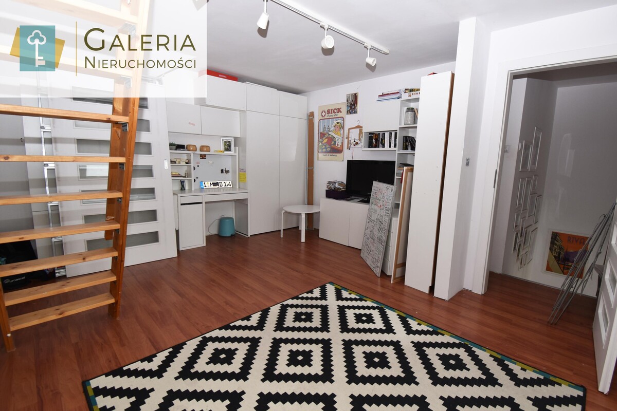 Elbląg GALERIA NIERUCHOMOŚCIZ pasji i miłości do nieruchomościNa sprzedaż: 3 pokojowe mieszkanie z balkonem gotowe do