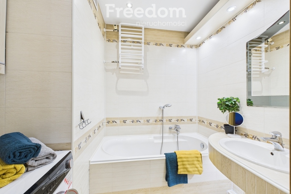 Elbląg FREEDOM NIERUCHOMOŚCISprzedam mieszkanie - Elbląg, Ogólna. Na sprzedaż: 3-pokojowe mieszkanie w Elblągu,