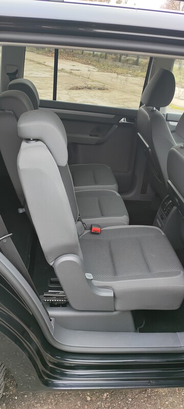 Elbląg Volkswagen Touran 1.6TDI 105km 2011r. - minivan 5-osobowy, bardzo funkcjonalny i wygodny.