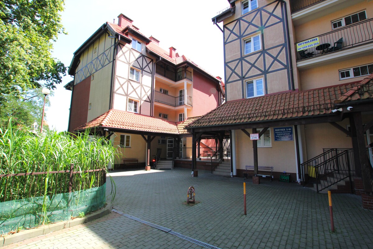 Elbląg NIERUCHOMOŚCI ANNA KRASZEWSKA Apartament 2-pokojowy w Krynicy Morskiej 500 metrów od plaży ul.