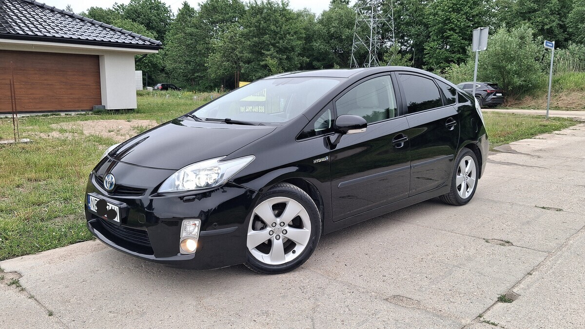 Elbląg Sprzedam Toyota Prius 3 1.8 139KM Hybrid 2009r. Sprowadzona Zarejestrowana Garażowana Czarna Alu17 Skóra Navi