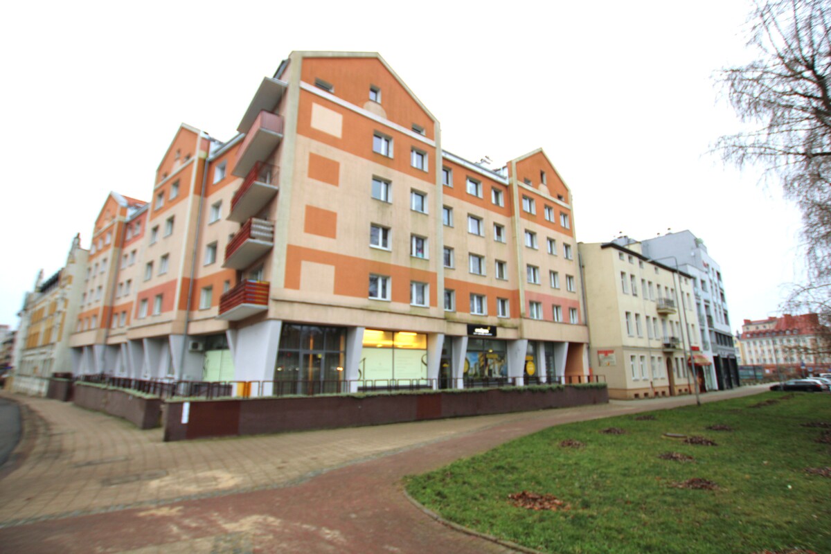 Elbląg NIERUCHOMOŚCI ANNA KRASZEWSKA Mieszkanie 3-pokojowe z zasobów SM Sielanka z przynależnym