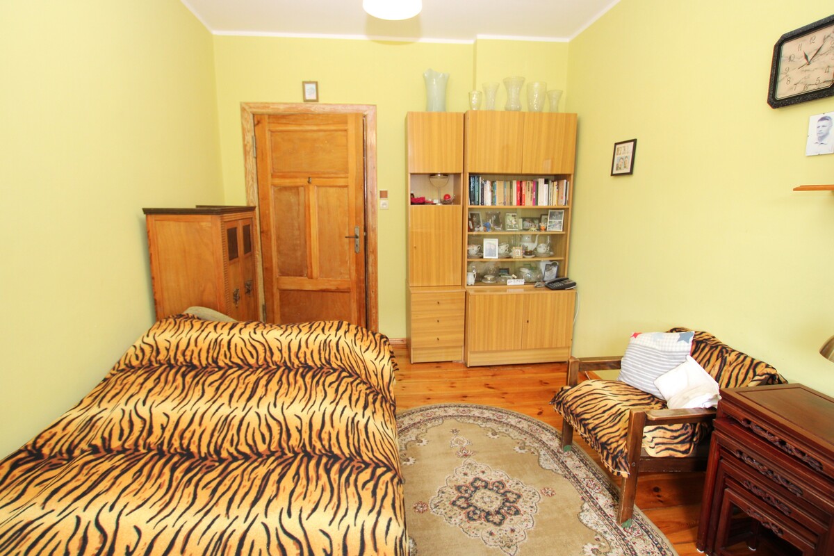 Elbląg NIERUCHOMOŚCI ANNA KRASZEWSKA  Poczuj niezwykły klimat przedwojennej kamienicy w sercu miasta!