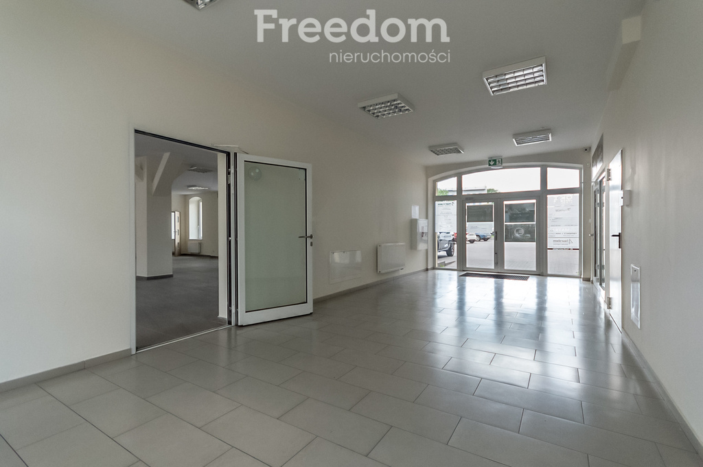 Elbląg FREEDOM NIERUCHOMOŚCIWynajmę lokal użytkowy - Elbląg, Zacisze. Lokal usługowy w centrum Elbląga –
