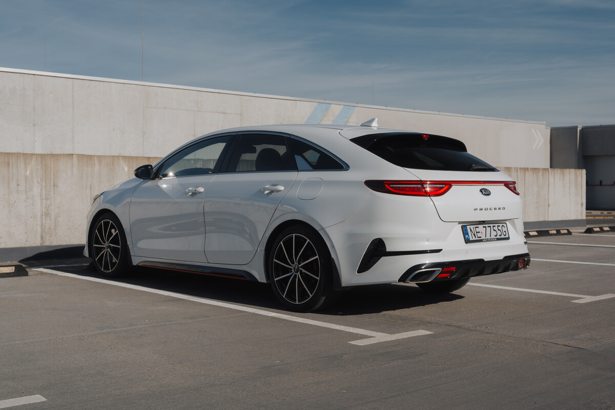 Elbląg Kia ProCeed 1.6 GT 204 KMAuto zakupione w polskim saloniePierwszy właściciel, bezwypadkowyRejestracja
