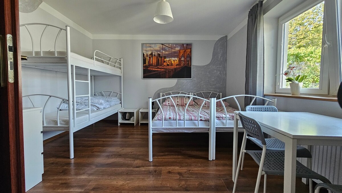 Elbląg BIURO NIERUCHOMOŚCISZULC& SZULCDom - Jantar ul. GdańskaPowierzchnia domu: 200 m2Powierzchnia działki: 800