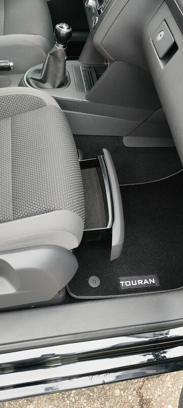 Elbląg Volkswagen Touran 1.6TDI 105km 2011r. - minivan 5-osobowy, bardzo funkcjonalny i wygodny.