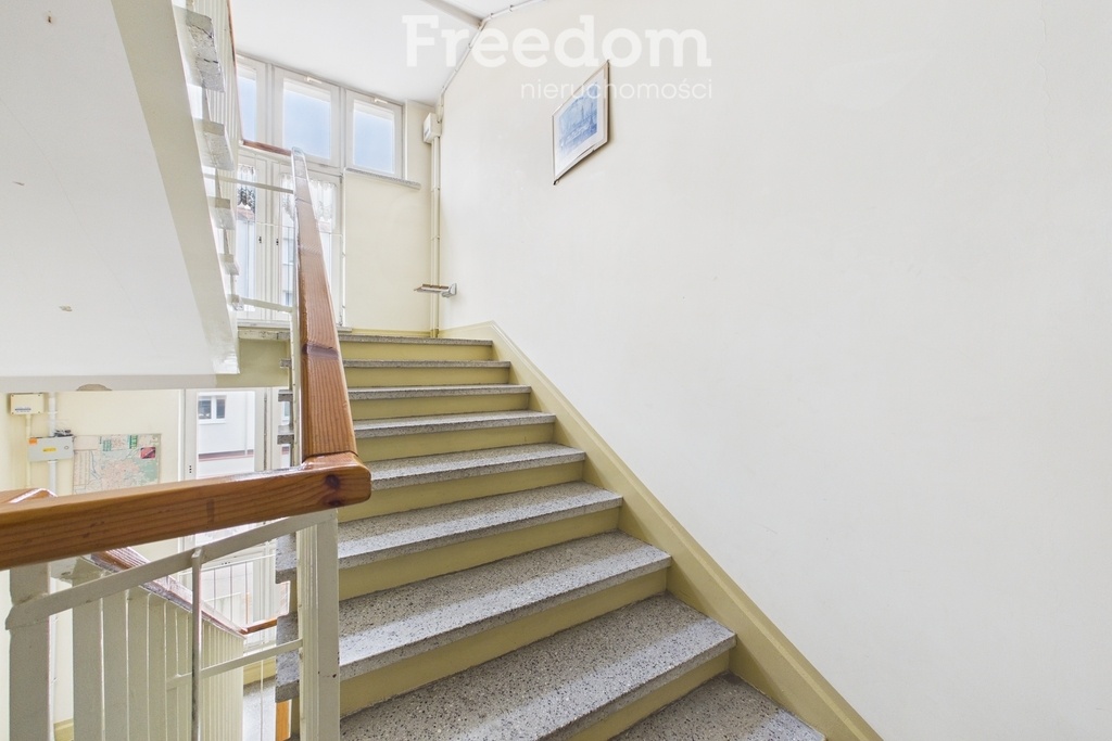 Elbląg FREEDOM NIERUCHOMOŚCISprzedam mieszkanie - Elbląg, Hetmańska. Mieszkanie oferuje funkcjonalny układ dwóch