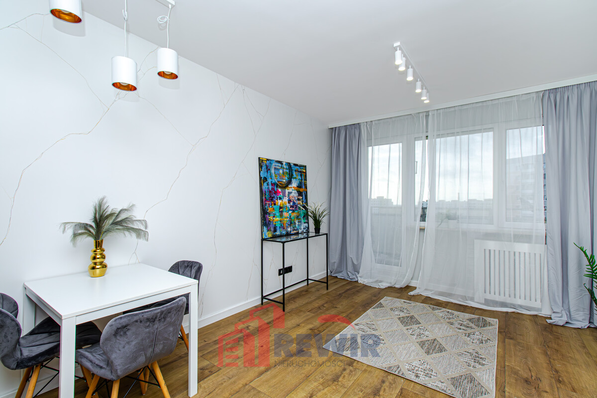 Elbląg RewiR NieruchomościWybierz Swój🎄Wymarzony RewiR Prezentujemy Państwu 3-pokojowe mieszkanie przy