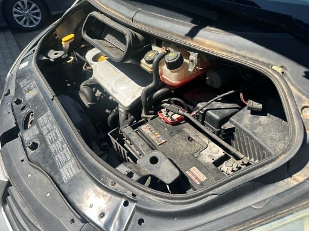Elbląg Sprzedam w DOBREJ CENIE - RENAULT ESPACE Samochód jest sprawny i na chodzie. Kilka rzeczy do zrobienia. Cały
