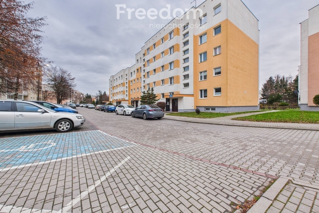 Elbląg FREEDOM NIERUCHOMOŚCISprzedam mieszkanie - Elbląg, Fromborska. Na sprzedaż ustawne mieszkanie 3-pokojowe o