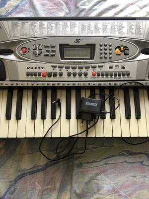 Elbląg Sprzedam Keyboard używany. Keyboard jest zadbany i wszystko w nim działa jak należy. Posiada normalne ślady