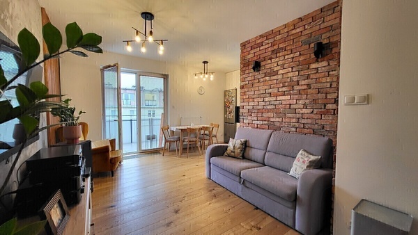 Elbląg KWADRAT NIERUCHOMOŚCI3 pokojebudynek z 2020 r. III piętro -&nbsp; windaduży balkonmedia z miastagaraż podziemny