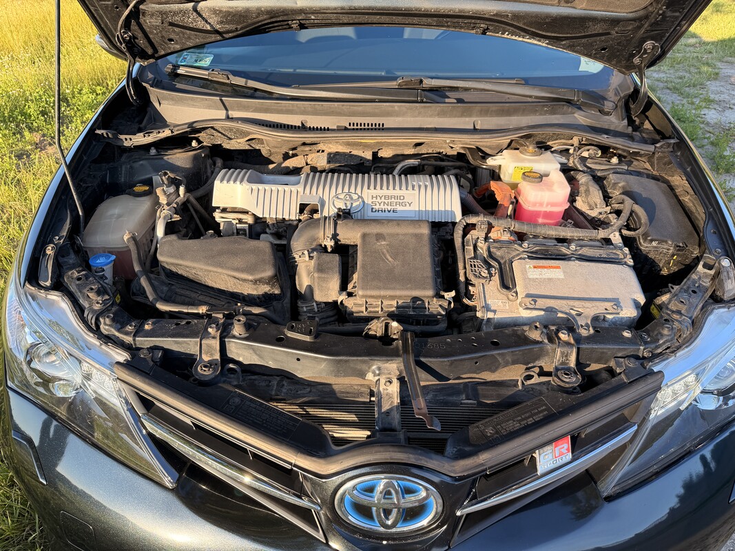 Elbląg Toyota Auris II - 1.8 Hybrid Hatchback - 136KMNajwyższa wersja wyposażenia - PrestigePrzebieg: 129tys