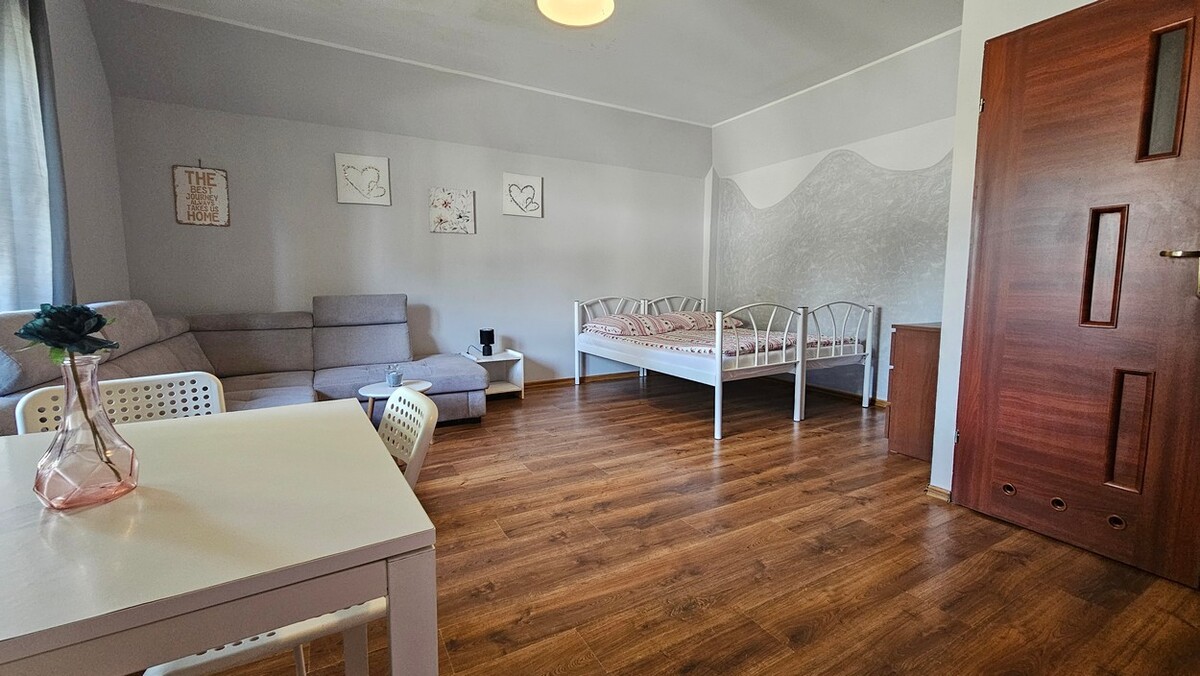 Elbląg BIURO NIERUCHOMOŚCISZULC& SZULCDom - Jantar ul. GdańskaPowierzchnia domu: 200 m2Powierzchnia działki: 800