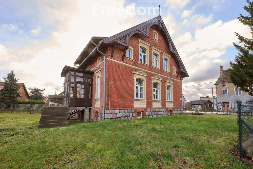 Elbląg FREEDOM NIERUCHOMOŚCISprzedam dom - Młynary, Dworcowa. Na sprzedaż dom wolnostojący położony w spokojnej i