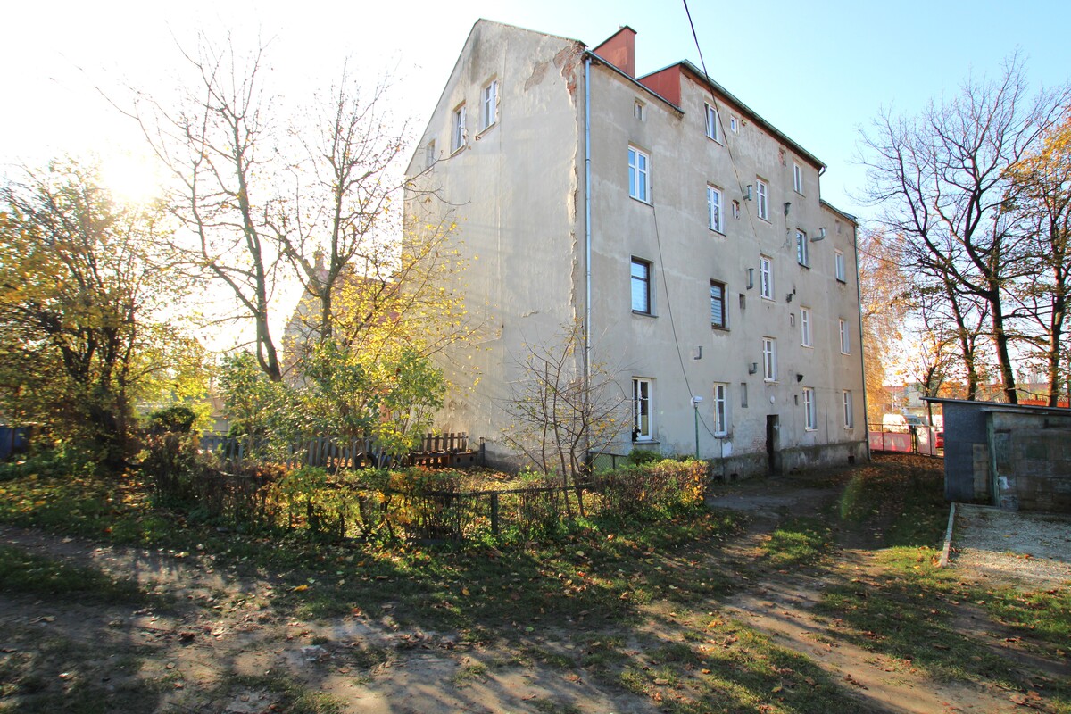 Elbląg NIERUCHOMOŚCI ANNA KRASZEWSKA Mieszkanie 5-pokojowe z ogródkiem przy budynku ul. Niska NOWA