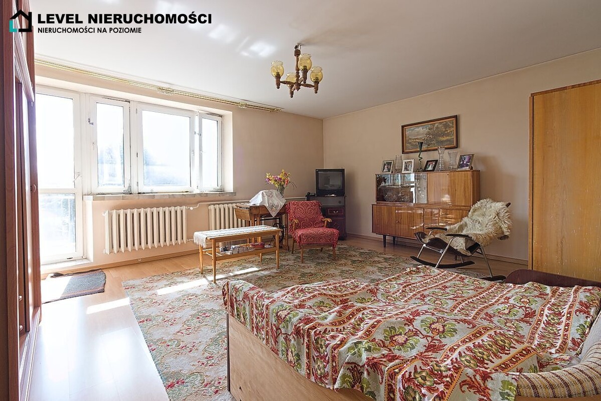 Elbląg LEVEL NIERUCHOMOŚCI Dom na dużej działce w Elbląguplus dwa garażeul. Freta NIERUCHOMOŚCI NA POZIOMIE