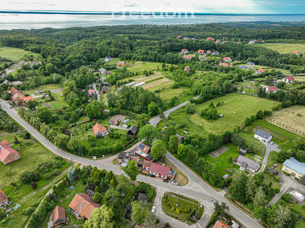 Elbląg FREEDOM NIERUCHOMOŚCISprzedam dom - Łęcze. Na sprzedaż dom wolnostojący położony niedaleko Elbląga,