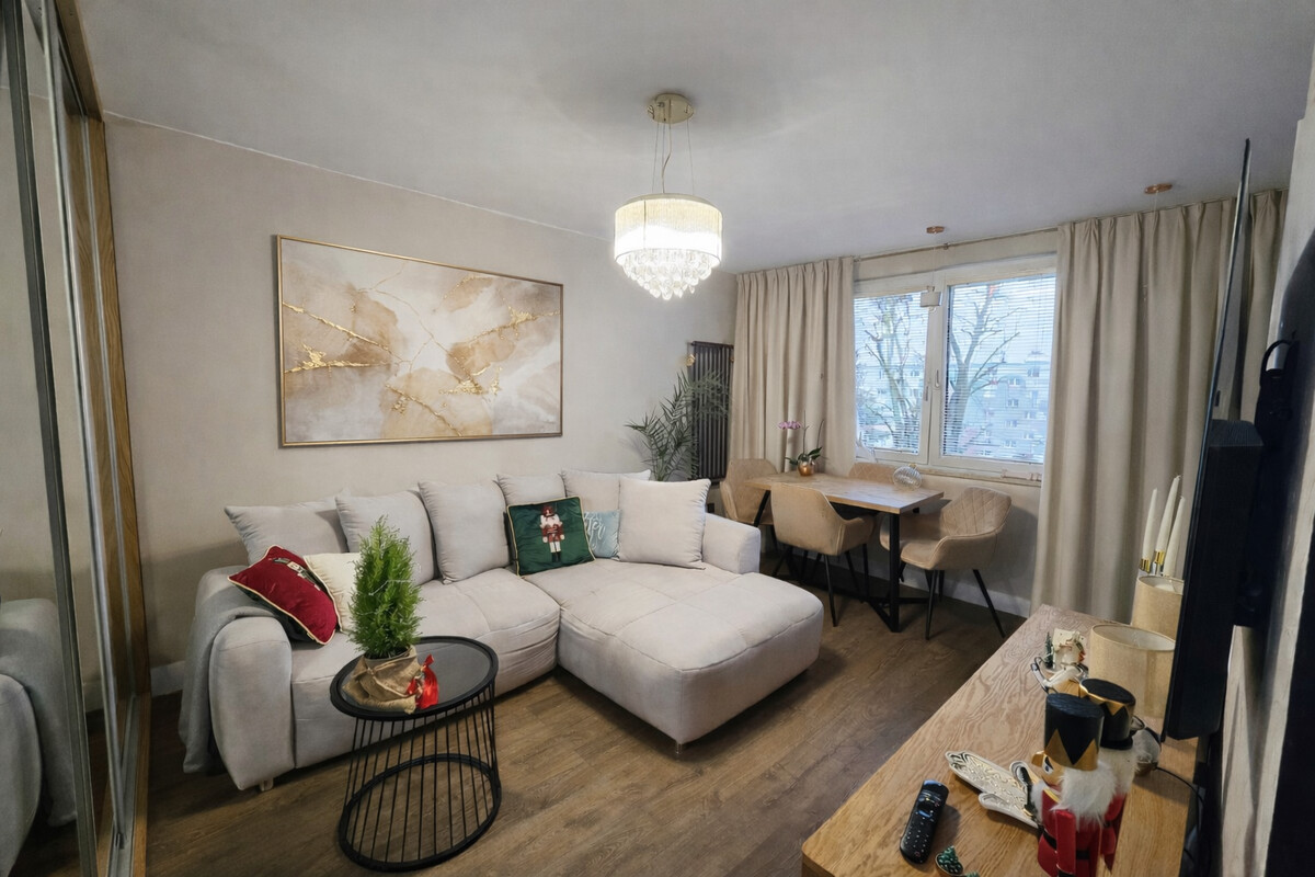 Elbląg Na sprzedaż ustawne 2-pokojowe mieszkanie, w centrum miasta. Mieszkanie usytuowane jest przy ulicy