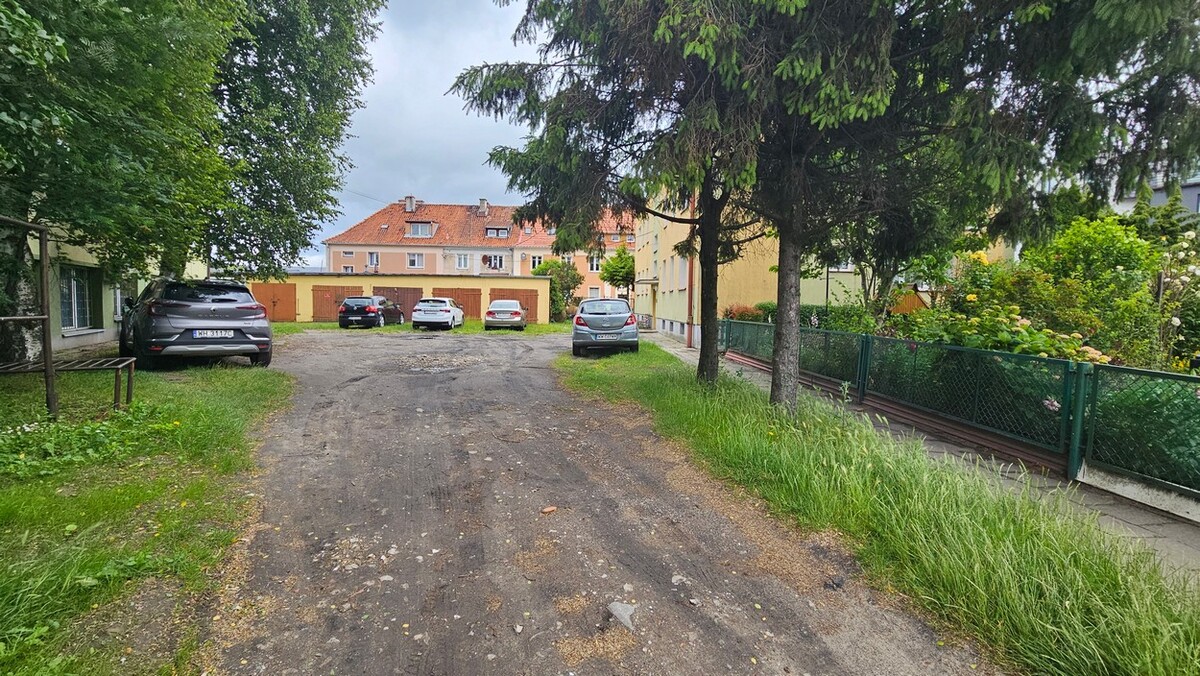 Elbląg BIURO NIERUCHOMOŚCISZULC& SZULCMieszkanie 3 pokoje - Braniewo, ul. Armii KrajowejPowierzchnia mieszkania: