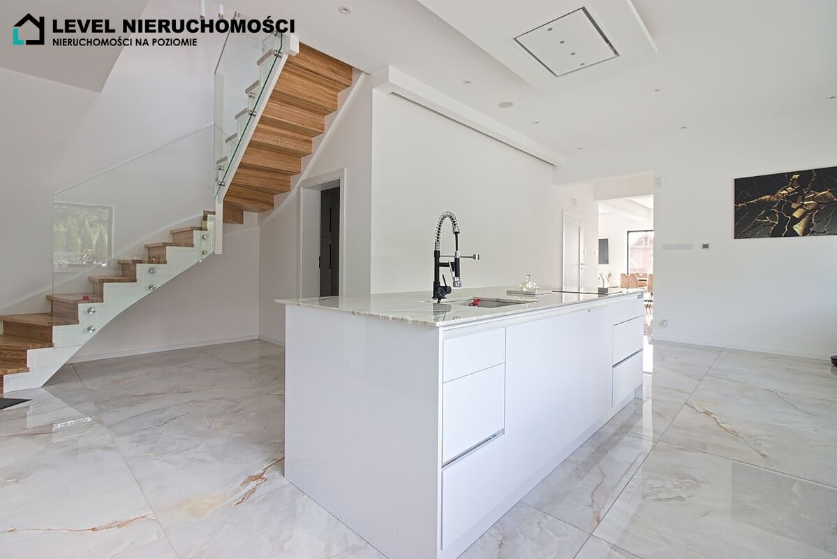 Elbląg LEVEL NIERUCHOMOŚCI Nowoczesny dom pod ElblągiemMyślęcin259,10 m2 NIERUCHOMOŚCI NA POZIOMIE