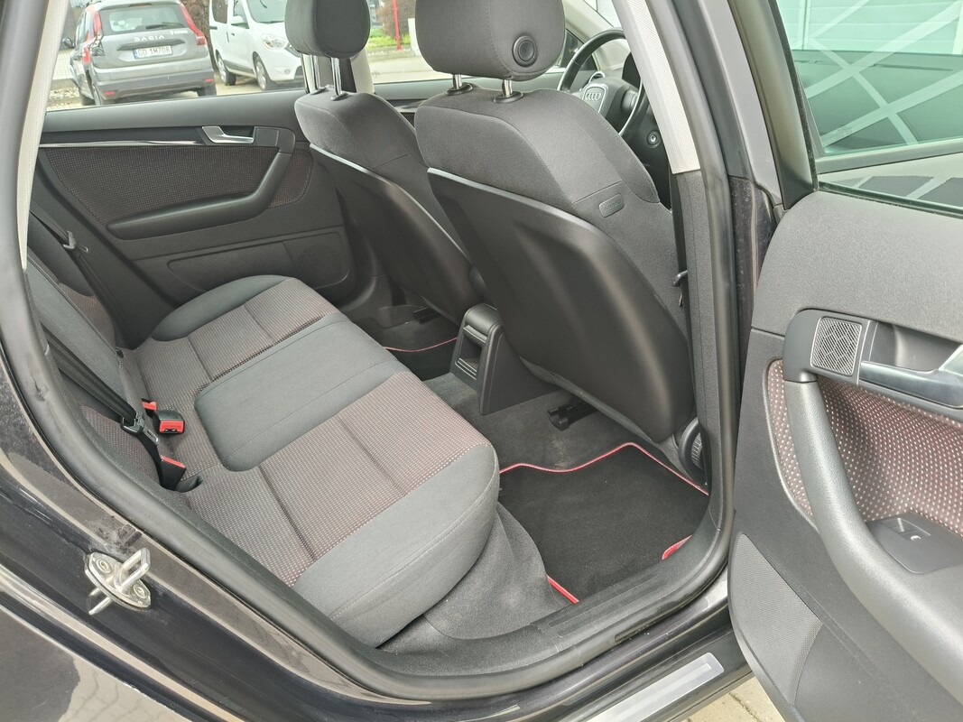 Elbląg SUPER STAN !!! AUDI A3 SPORTBACK z NAJLEPSZYM silnikiem 1,6 benzyna MPI.