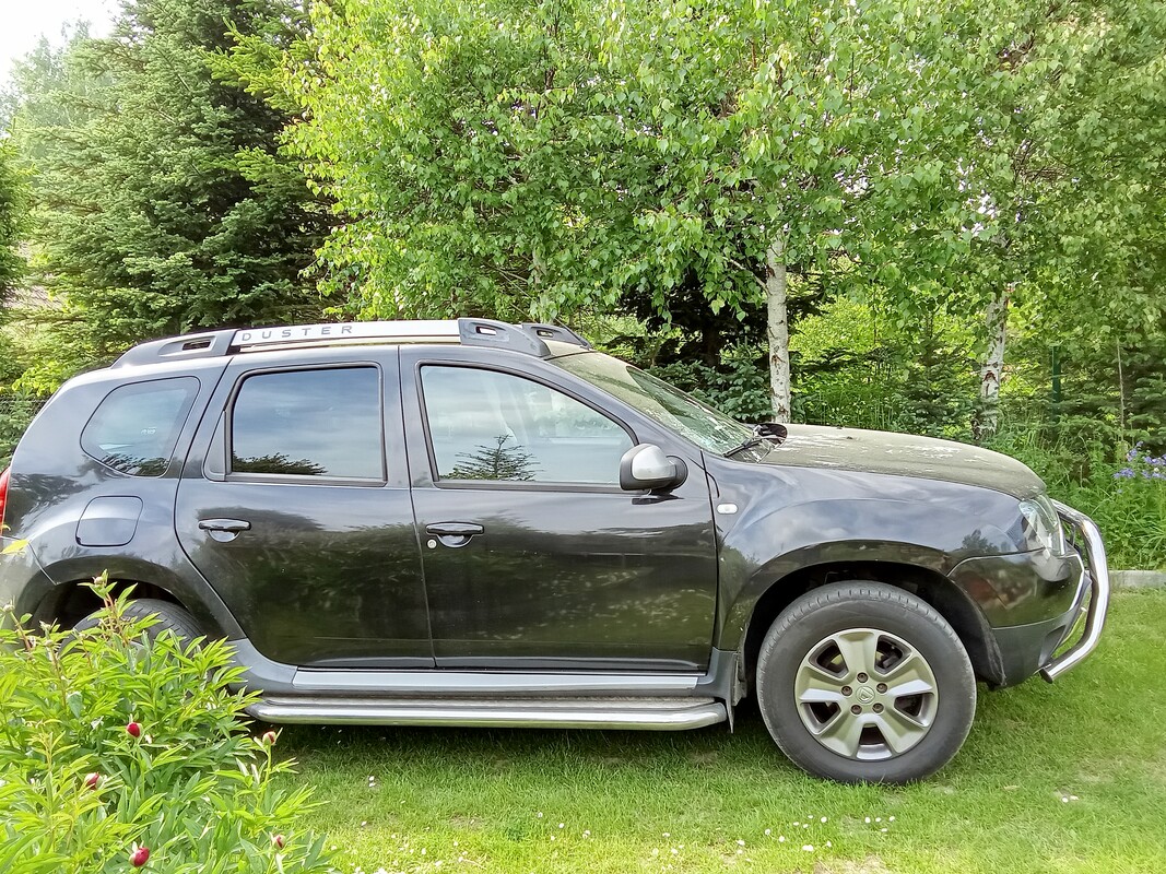 Elbląg Sprzedam: zadbana Dacia Duster SUV w kolorze czarnym, r. prod.2014,benzyna + LPG. Model Dacia Duster 13-Duster