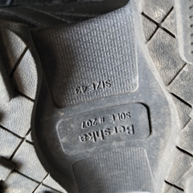 Elbląg Wyprzedaję buty męskie rozmiar 41,42,43,44,w różnych kolorach, adidasy, wyjściowe, czarne itd kurtka L czarna,