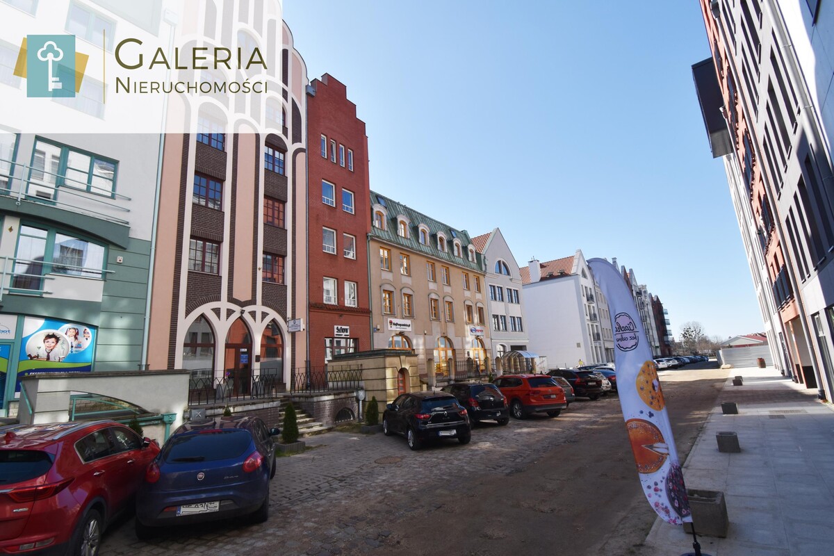 Elbląg GALERIA NIERUCHOMOŚCIZ pasji i miłości do nieruchomościNa sprzedaż: Trzy pokoje z balkonem w samym sercu