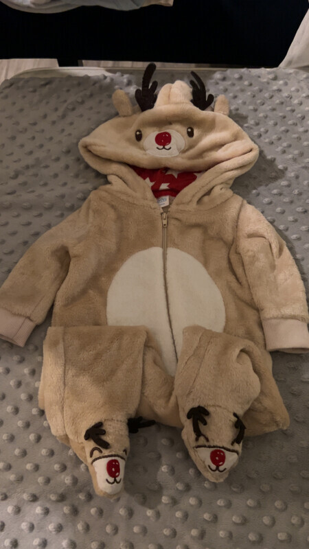 Elbląg Witam sprzedam ciuszki dla chłopczyka w bardzo dobrym stanie za 200zl r 56-62 są tego 2 duże torby m. in