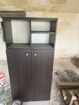 Elbląg Witam. pilnie oddam 8 worków gruzu, paletkę drewna plus szafkę wszystko za darmo odbiór w centrum Elbląga
