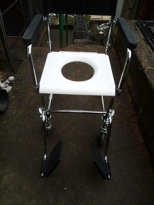 Elbląg Sprzedam wózek inwalidzki toaletowy