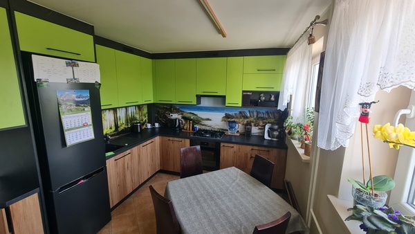 Elbląg Sprzedam jasne funkcjonalne mieszkanie dwupokojowe z dużą kuchnią (15m2) i balkonem na ulicy Fromborskiej.