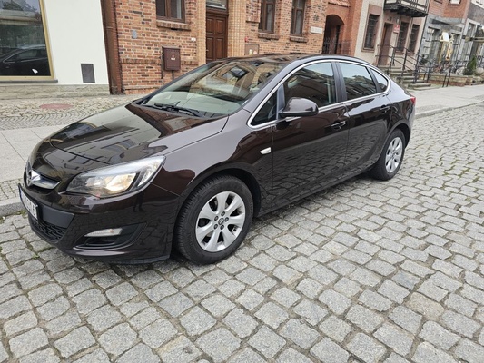 Elbląg Opel Astra J - 1.4 turbo (140 km) 2017 rok z fabryczną instalacją gazową (LPG). Samochód zakupiony w Polskim