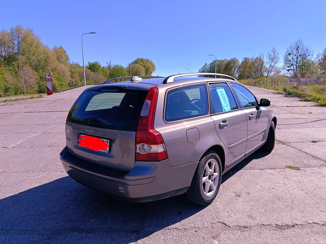 Elbląg Witam sprzedam Volvo V50 1.6 d wszystko sprawne wymieniony akumulator alternator tarcze klocki klima działa