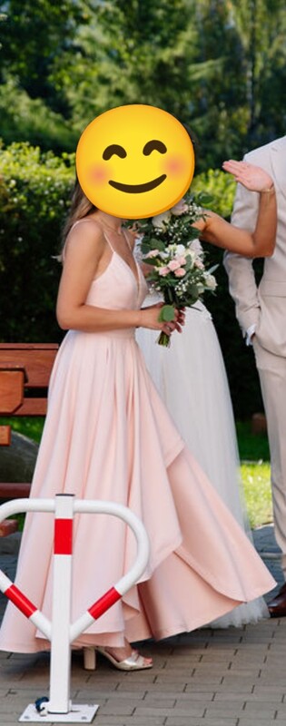 Elbląg Sukienka firmy Lou model Bride. Sprzedam przepiękną suknię z zakładkami w odcieniu pastelowego różu. Regulowane