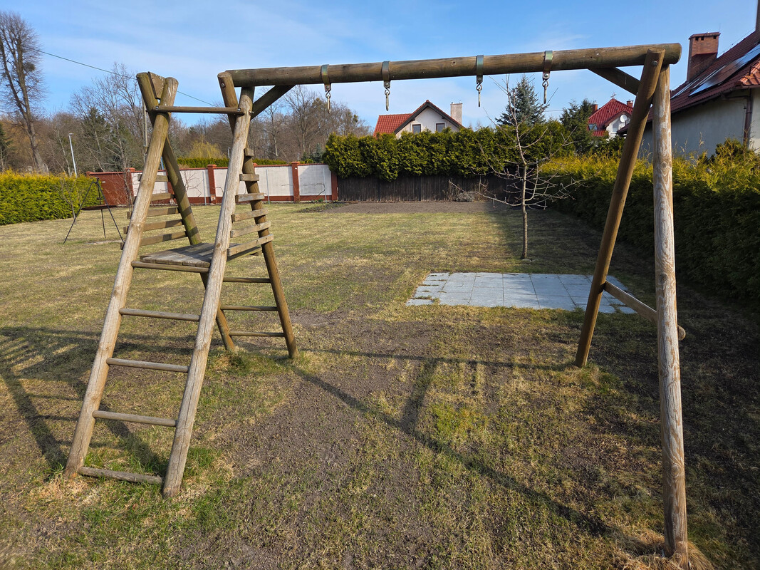 Elbląg Oddam:
1) domek do ogrodu dla dzieci,
2) bujawkę ze zjeżdżalnią,
3) trampolinę.
transport w zakresie