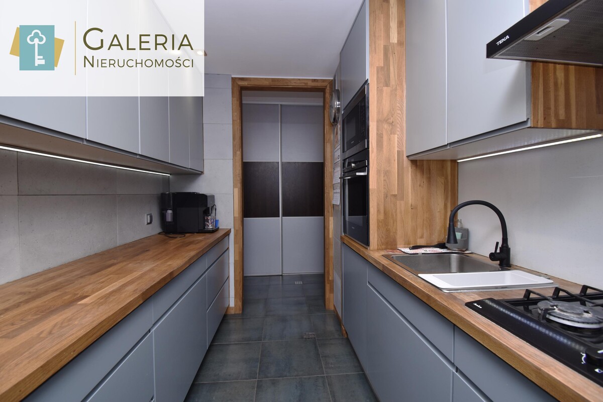 Elbląg GALERIA NIERUCHOMOŚCIZ pasji i miłości do nieruchomościNa sprzedaż: Trzy pokoje, parter, balkon, Nad