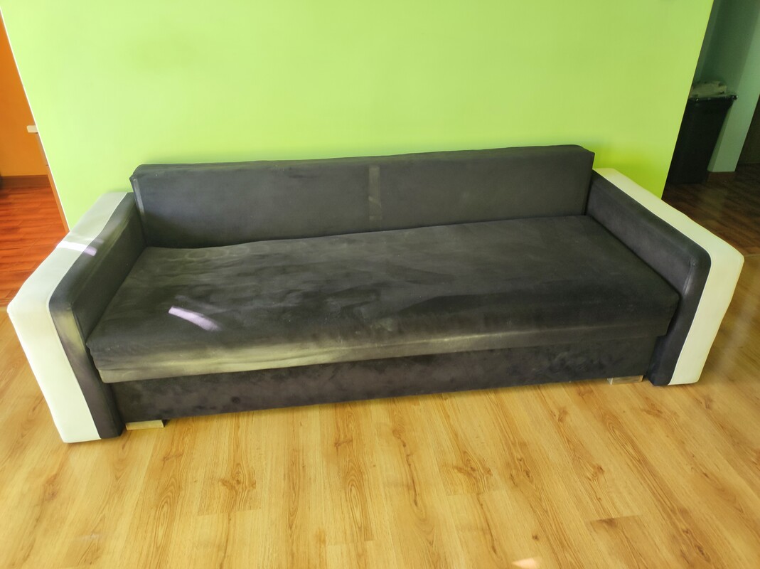 Elbląg Oddam za darmo sofę o wym. długość 240cm, szer. siedziska74cm, pow. spania po rozłożeniu sofy 137x202cm. Sofa