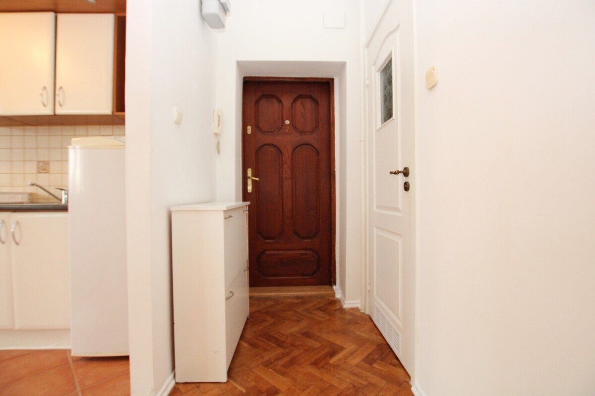 Elbląg NIERUCHOMOŚCI ANNA KRASZEWSKA Mieszkanie dwupokojowe w centrum miasta ul. Hetmańska